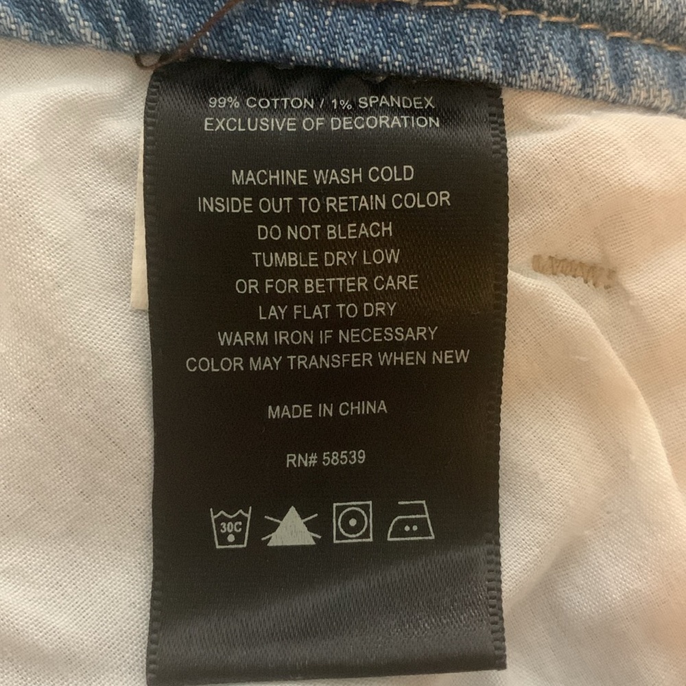 NWOT.  Light wash slouchy boyfriend cut distressed jeans with rolled cuffs. - Picture 14 of 15